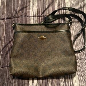 Crossbody purse